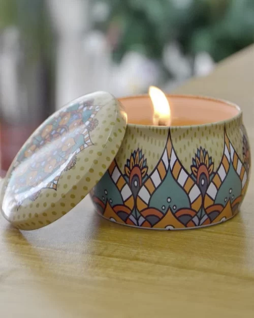 Vela lata de mandalas